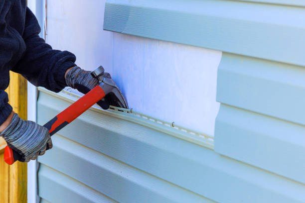 Reliable Emergency Siding Repair contractor in Oldsmar, FL by Squared Siding